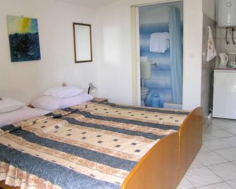 Apartments Plach (15841-A2) - Krk - island Krk - Krk - Schlafzimmer