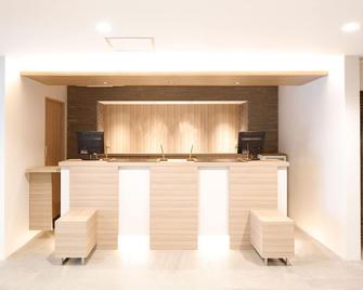 Rembrandt Style Yokohama Kannai - Yokohama - Front desk