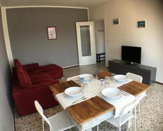 Luckylake - Pella - Dining room