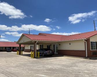 Regency 7 Motel - Fayetteville - Rakennus