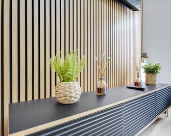 Ripon By Serene Stays Stylish Liverpool Home Sleeps 5 with Free Parking Fast WiFi and Close to Stadiums - Liverpool - Front desk