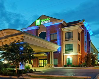 Holiday Inn Express & Suites Olive Branch By IHG - Olive Branch - Budova