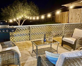 Trendy Farmstead! 5 minutes to downtown Solvang! - Solvang - Terasa
