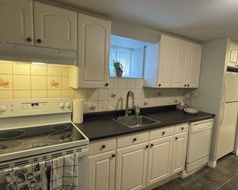 Beautiful Basement Apartment in the heart of downtown Georgetown - Halton Hills - Cucina