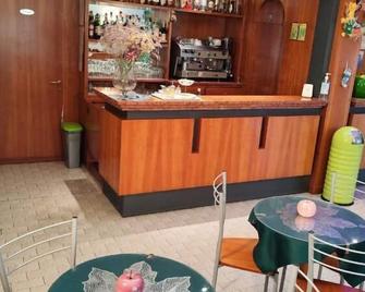 Hotel Etrusco - Сесто-Фьорентіно - Рецепція