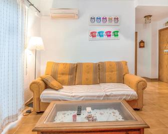 1 Bedroom Nice Apartment In Santa Pola - Santa Pola - Soggiorno