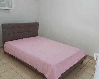 F2/F3 Apartment Below Villa - Basse-Pointe - Bedroom