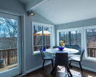 Lakefront Kenoza Cottage - Callicoon - Dining room