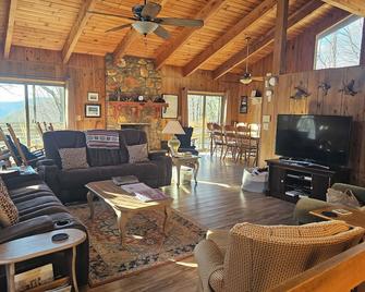 Serenity On The Blue Ridge Parkway - Sparta - Living room