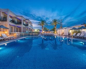 Dionysos Hotel & Suites - Kassandreia - Pool