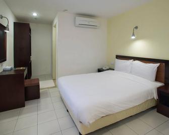 Hotel Zamburger Segamat (Previously Koptown Hotel Segamat) - Segamat - Bedroom