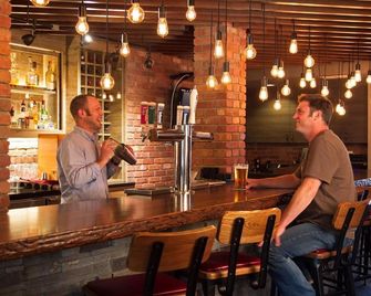 The Lodge At Arrow Lakes - Nakusp - Bar