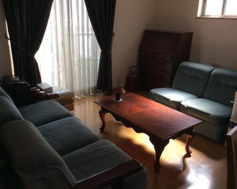 Both the airport and Nagoya-1- - Tokai - Sala de estar