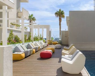 Albatros Beach Hotel - Letojanni - Innenhof