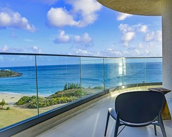 A-1002 Wonderful 1 bedroom condo apartment with panoramic ocean view of the turquoises waters - Simpson Bay - Balcony