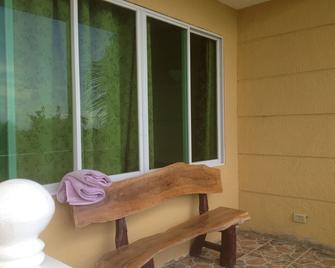 Moalboal Beach Resort - Moalboal