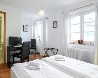 Hotel Krone Bad Cannstatt - 斯圖加特 - 臥室