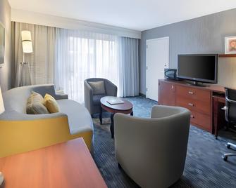 Courtyard Detroit Southfield - Southfield - Living room