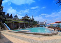 Samosir Cottages Resort - Parapat - Piscina