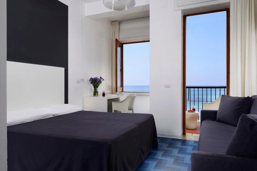 أوتل لا بلايا