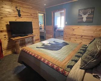 The Fishing Bear Lodge - Ashton - Bedroom
