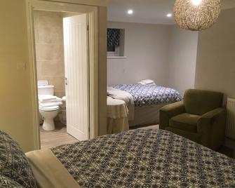 Walking distance of Mildenhall town, sleeps 3, ensuite shower, WiFi & parking - Mildenhall - Bedroom