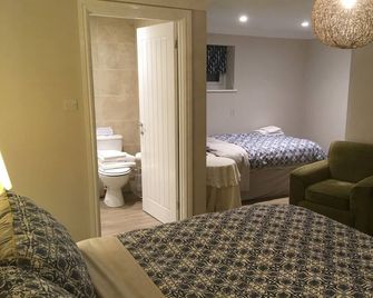 Walking distance of Mildenhall town, sleeps 3, ensuite shower, WiFi & parking - Mildenhall - Habitación