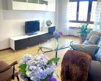 new apartment in Gijon - Gijón - Wohnzimmer