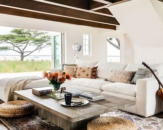 A Little Piece Of Heaven - Half Moon Bay - Living room