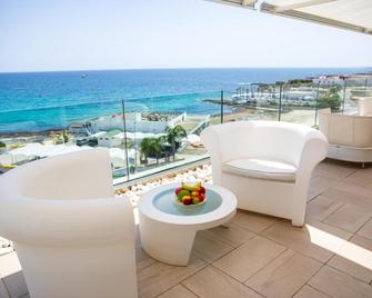 Bianco Riccio Suite Hotel - Savelletri - Balkon