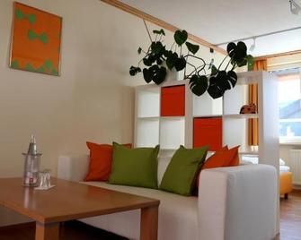 Stadtcafé Hotel garni - Hammelburg - Living room