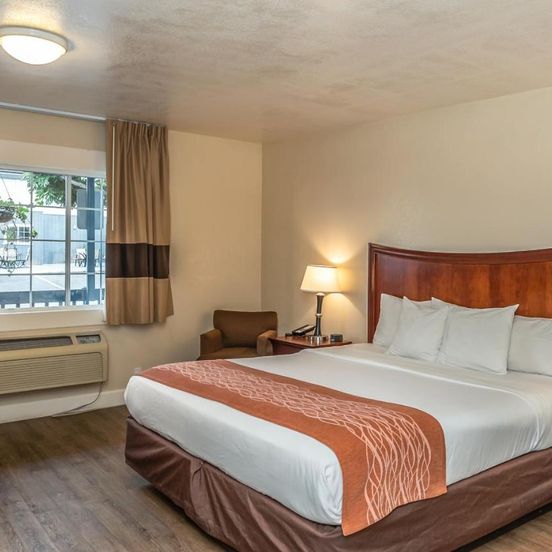 Blu Pacific Hotel image 1