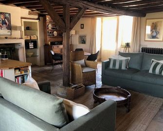 Beautifully Restored Farmhouse, Magnificent Views In Central Burgundy - Viserny - Wohnzimmer
