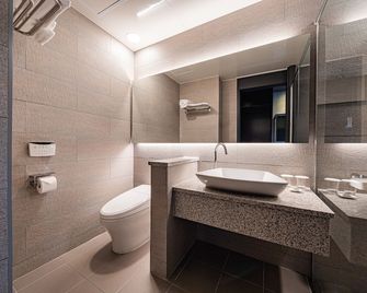 The Hongc Hotel Gangneung - Gangneung - Baño