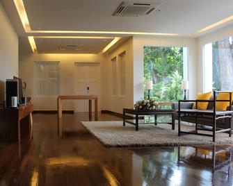 Amara Sanctuary Resort Sentosa - Singapore - Living room