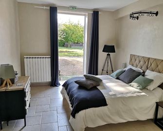 La Ferme de Valeuse - Morienval - Bedroom