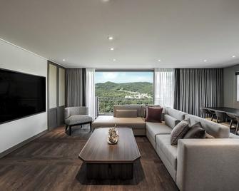 Kensington Resort Gyeongju - Gyeongju - Oturma odası