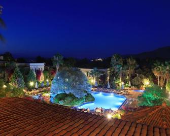 Hotel Zeytinada - Bodrum - Pool
