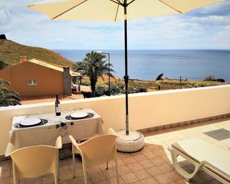 Beachfront House Atalaia - Caniço - Balcony