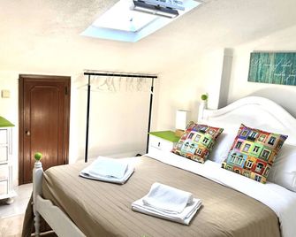 Crismina Room - Manelisa Cascais - קאסקאיס - חדר שינה
