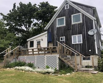 Family Home Overlooking the Harbor Easily Walkable to Town - Southwest Harbor - Budova