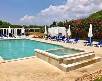 Relais Masseria Casina Dei Cari - Ugento - Pool