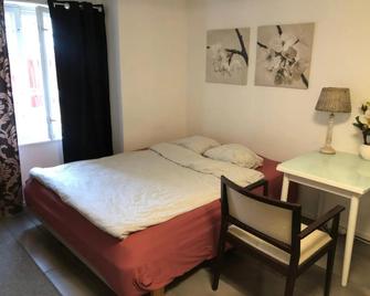 Puutaloyksiö 1 km Turun rautatieasemalta - Turku - Habitación