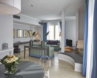 Sina Astor - Viareggio - Living room