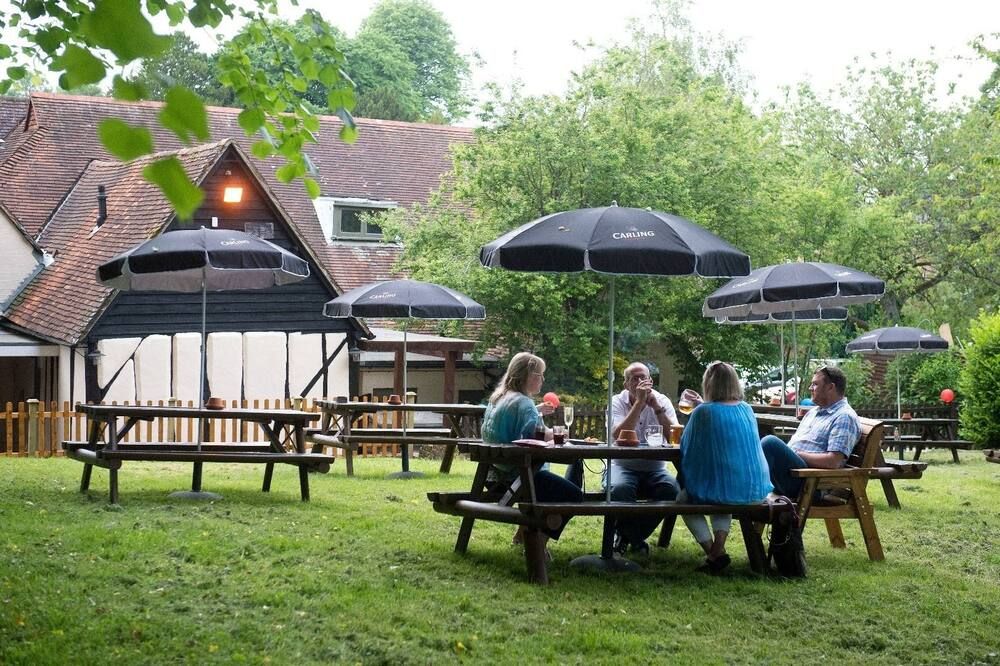The Poacher Inn - Hook - Patio