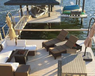 The Perch - Luxury House on the Lake - Kelseyville - Patio