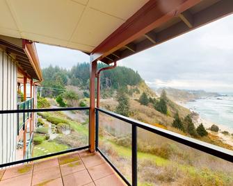 Rainbow Rock 303 - Brookings - Balcony