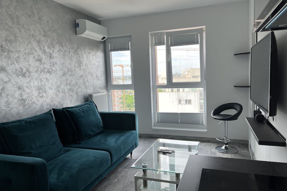 Cozy 2-Room Penthouse Lakeview W14 - בוקרשט - סלון