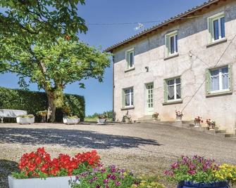 Beautiful home in Durfort Capelette with kitchen - Durfort-Lacapelette - Edificio