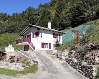 Detached house ideal for fishing - Bonnétage - Edificio